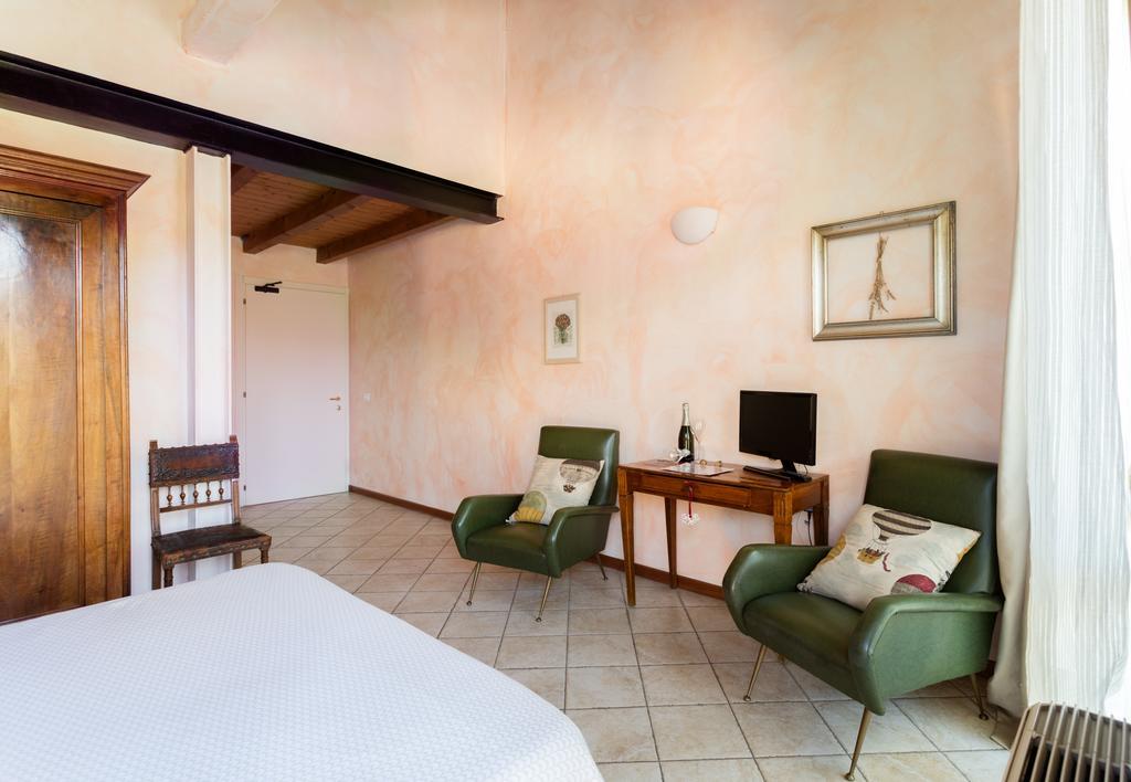 Cascina Clarabella Villa Iseo Kamer foto