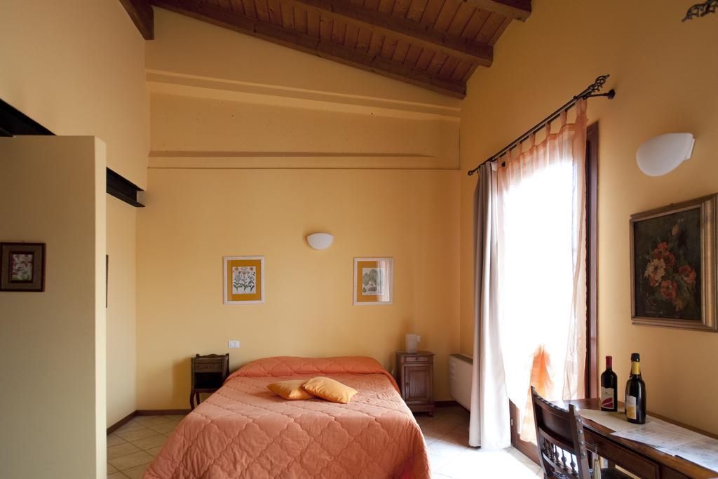 Cascina Clarabella Villa Iseo Kamer foto